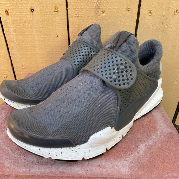 nike sock dart size 8